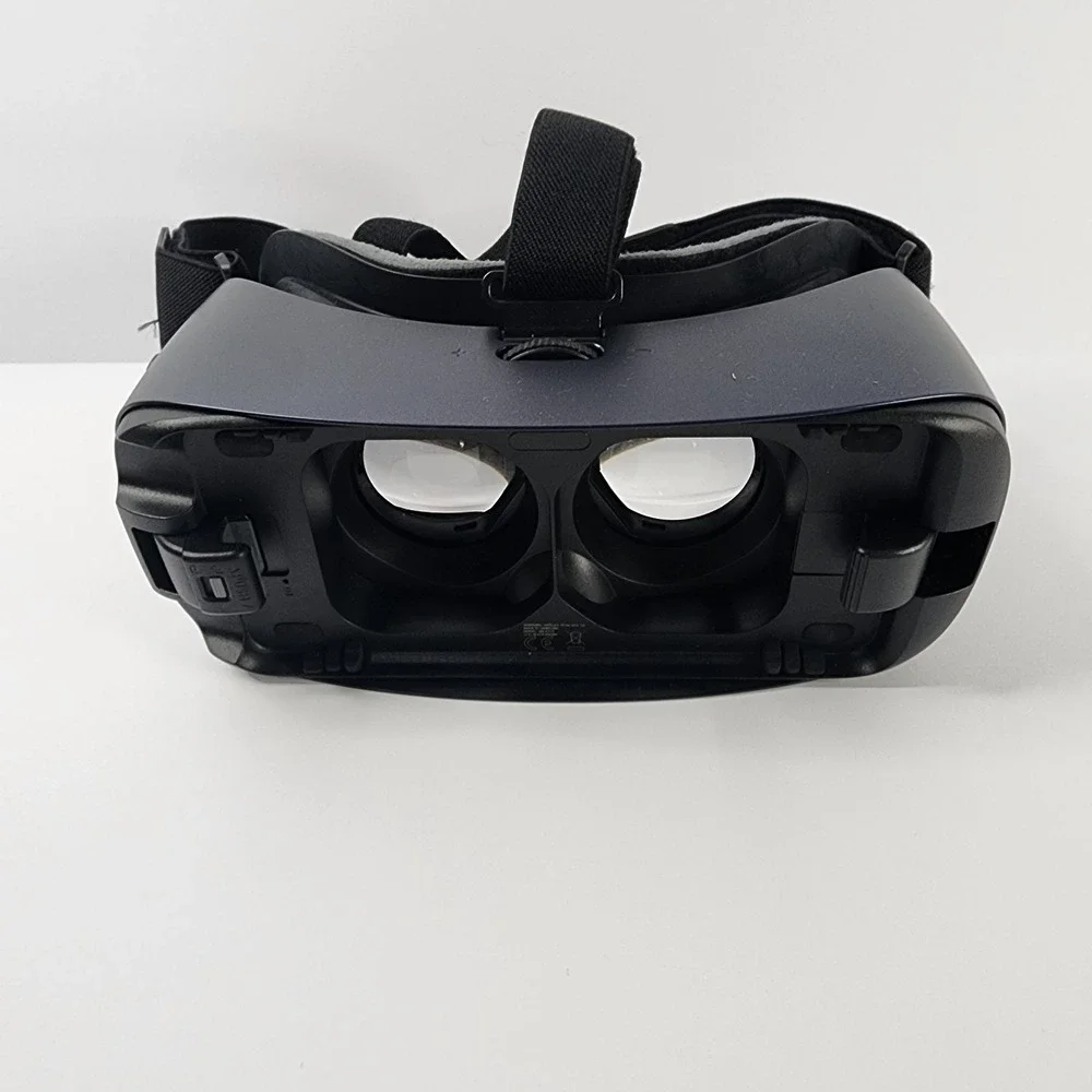 Samsung Gear VR Oculus Headset SM-R323 - Picture 1 of 8